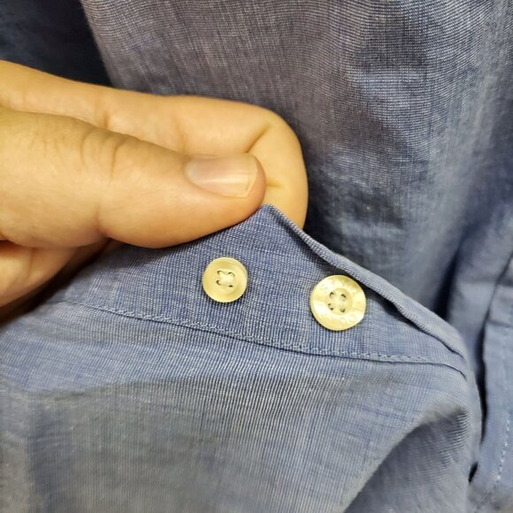 Warner Bros. Studio Store Men's Vintage Chambray Embroidered Bugs Bunny Shirt XL - Picture 7 of 8